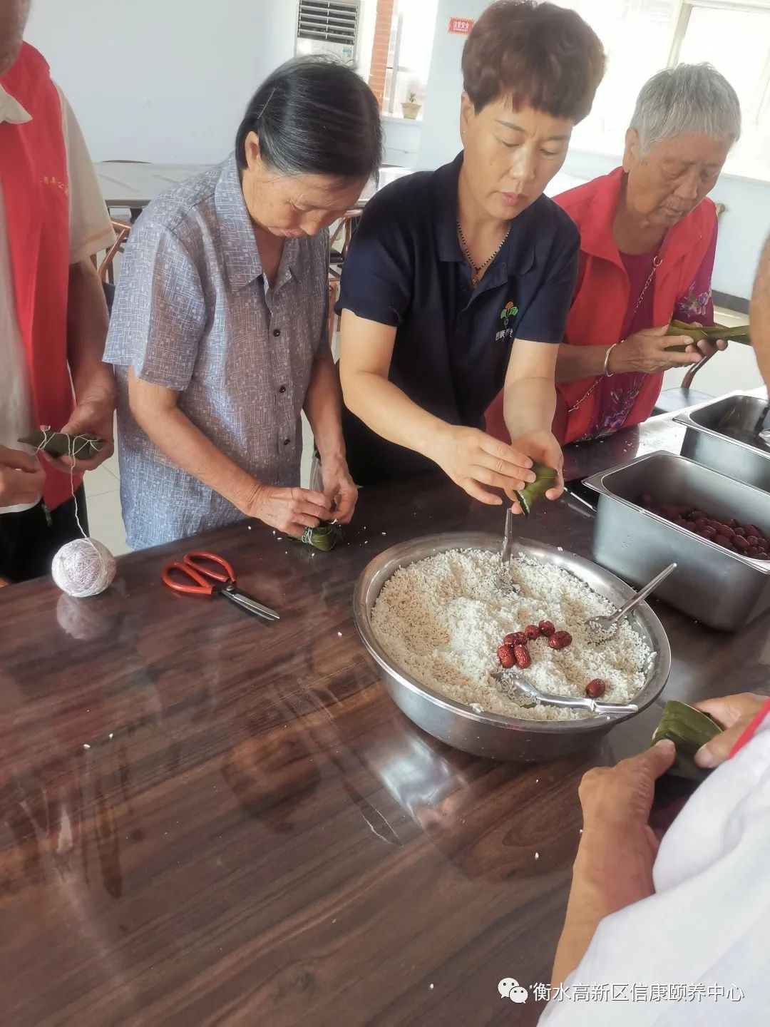 信康养老 “粽”享美好